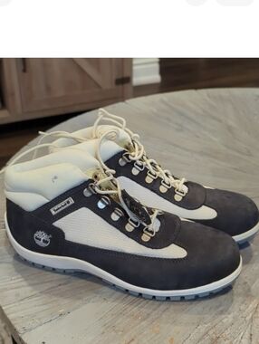 Like NEW Timberland Field Leather Boots